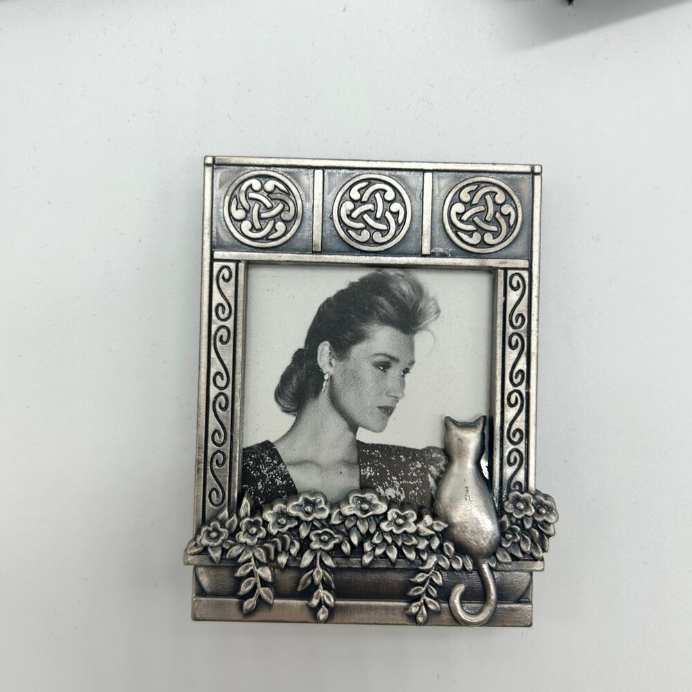 Vintage Cat Picture Frames Mini Silver Tone Royal Limited Wallet Size Set of 3 - Picture 3 of 12